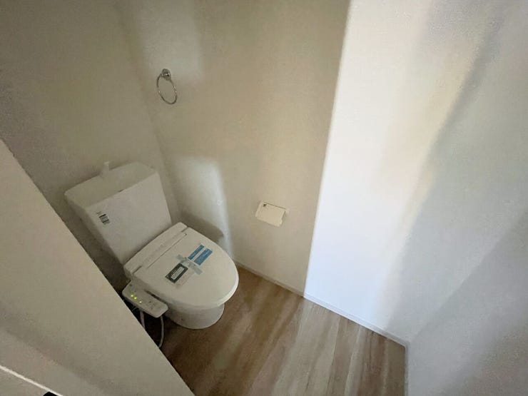 ◇トイレ◇ 同仕様
1階2階とも温水洗浄便座♪
便座が暖かく、冬でも快適です♪