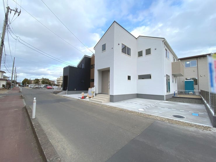 並列2台駐車可能なカースペースを完備しております。