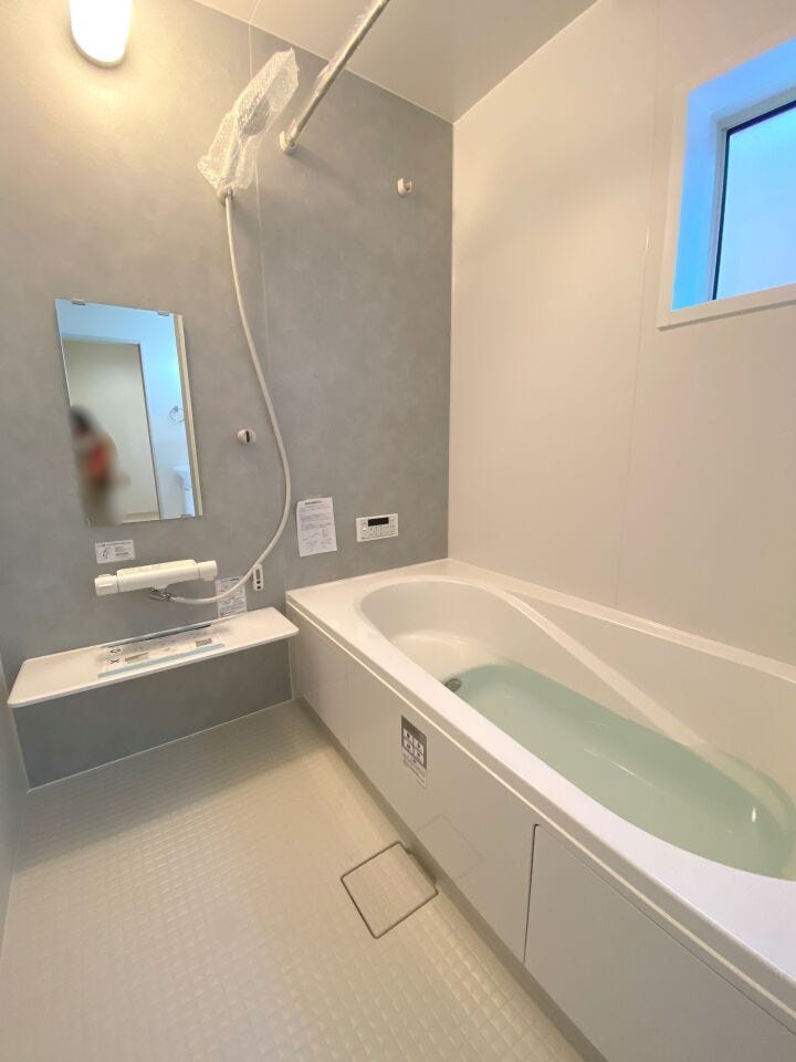 追い焚き機能付き浴槽でいつでも温かいお湯に浸かれます!浴室暖房乾燥機で快適さUP!