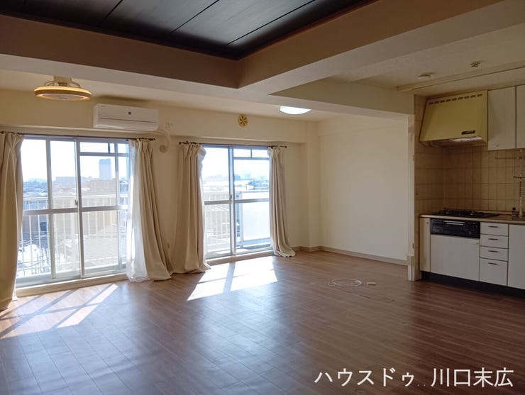 キッチンと一体感のあるリビングダイニング。家族とのコミュニケーションを取りながら、日々の生活をゆったりと楽しむことができます。