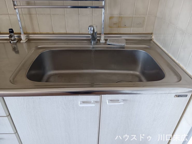 大きな鍋も洗いやすいゆとりあるサイズのシンク。毎日の後片付けをスムーズにサポートする実用性を備えています。