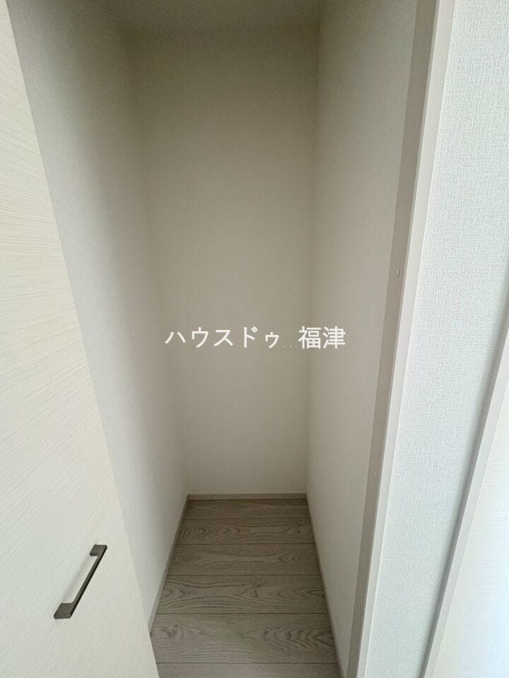 2階の廊下収納です♪
《福岡市東区奈多2丁目 新築戸建て》