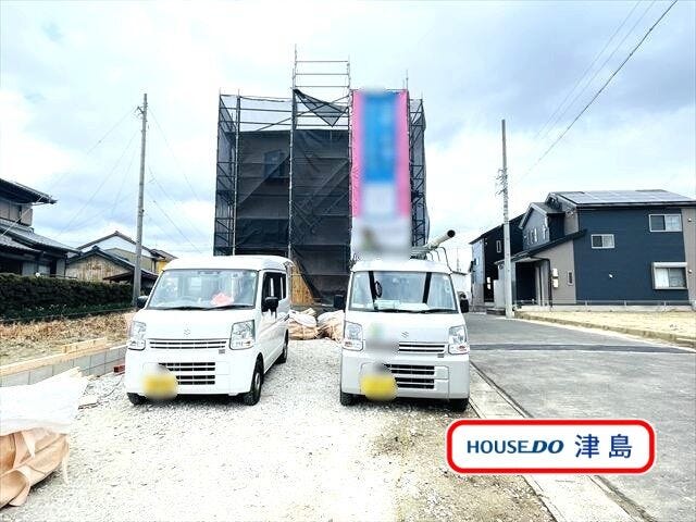 【外観】
弥生小学校・弥富北中学校エリアに建つ新築一戸建て全1棟です。名鉄五之三駅まで徒歩10分、通勤通学に便利です。全居室南向きの明るい4LDKです。(2026年1月30日撮影)