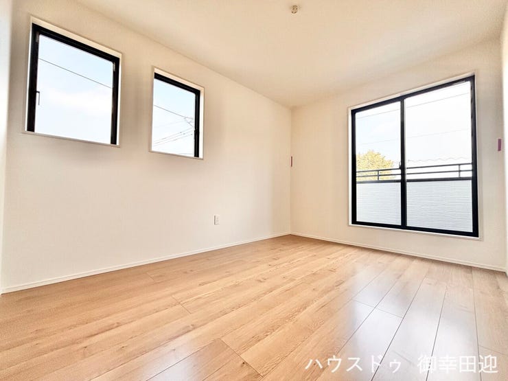 ■2階6.0帖洋室■寝室、書斎、趣味の部屋。家族の成長やライフスタイルに合わせ、様々な使い方ができる快適な空間です。