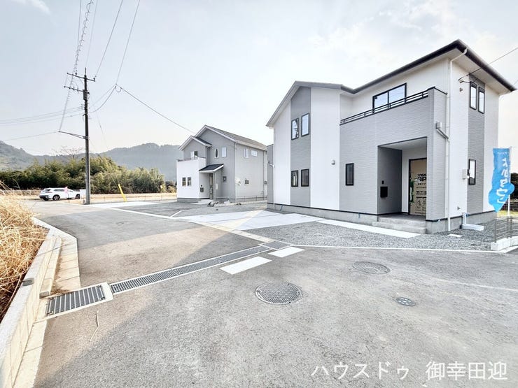 ■理想を叶える新しい暮らしの舞台■高いデザイン性と機能性を兼ね備えた住まい。ここで、家族の新しい物語が始まります。