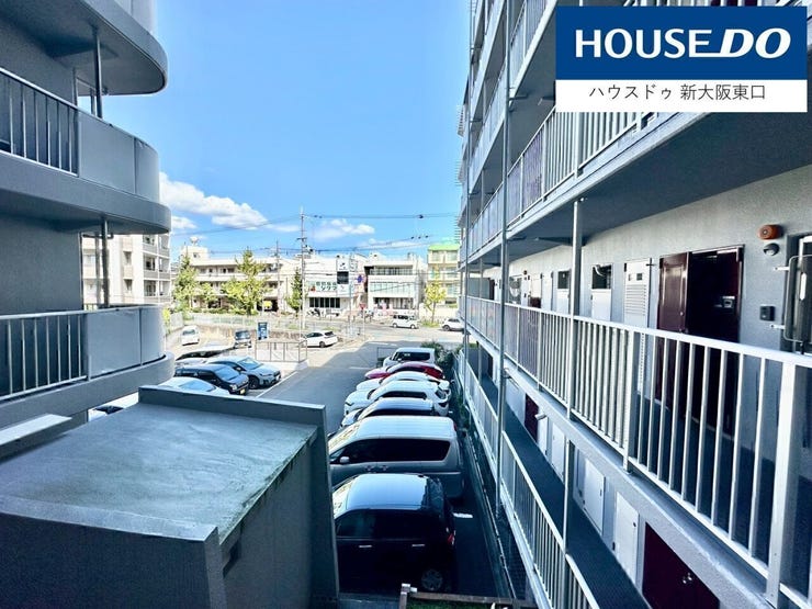 管理人常駐のため、植栽も丁寧に整備されています。
リフォームは毎日進んでいます。いまでも内見できますので、ぜひ見に行きましょう!