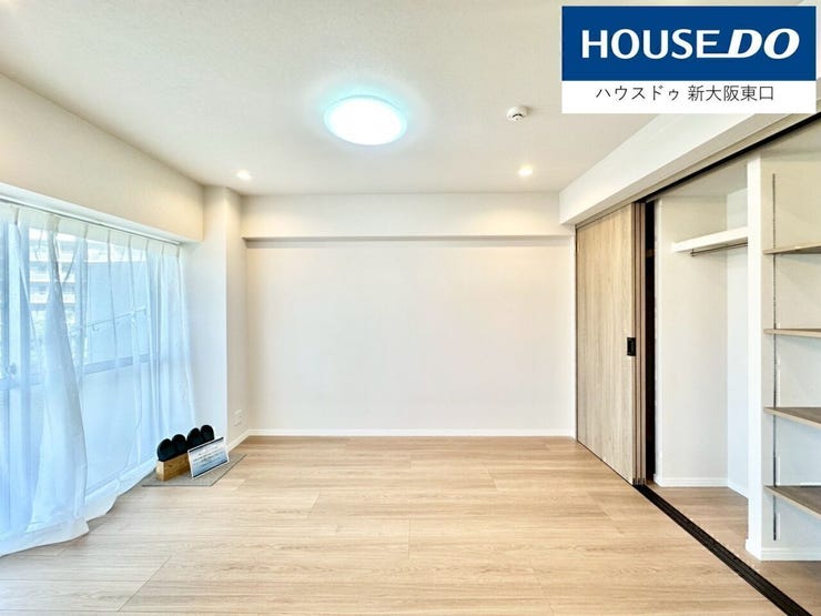 洋室6.7帖。
収納も多く使い勝手が良さそうです。