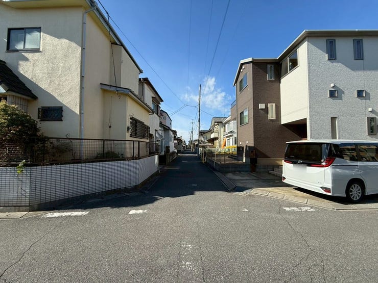 前面道路約4m、隅切りで動線〇