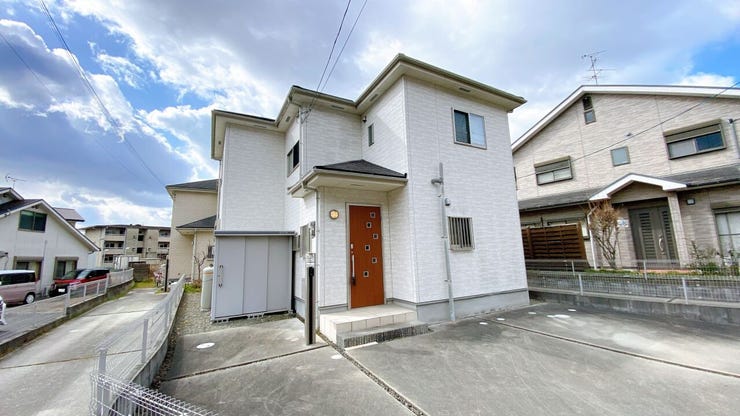 あたたかな陽が差し込む日当り良好の立地です。