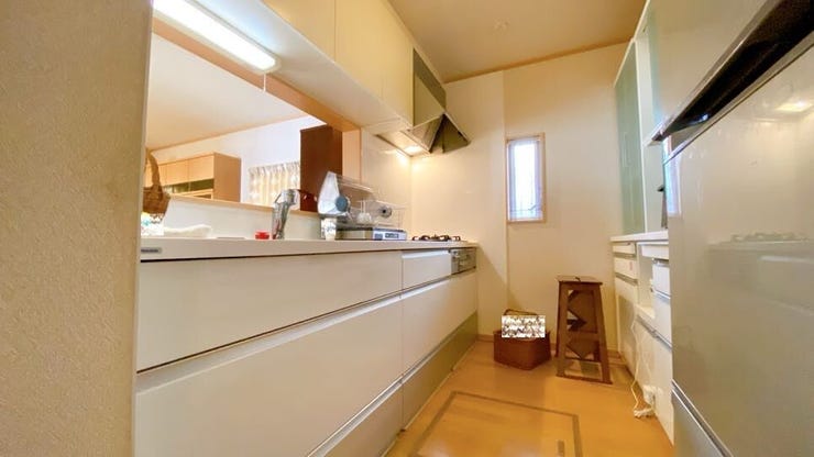 大きなシンクと調理台で、キッチンでの作業がはかどります♪