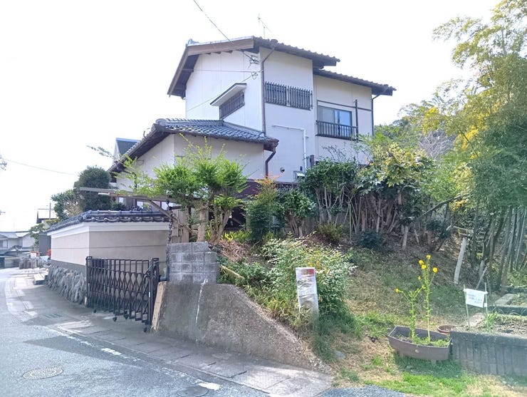 隣は竹林の角地です