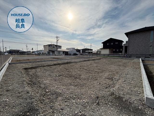 【外観】
JR東海道本線「穂積」駅、徒歩37分
岐阜バス「河渡」停、徒歩4分
合渡小学校、岐阜西中学校