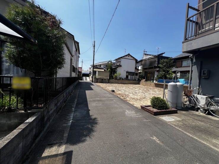 近くのドラッグストアまで徒歩11分!いざというとき便利です!