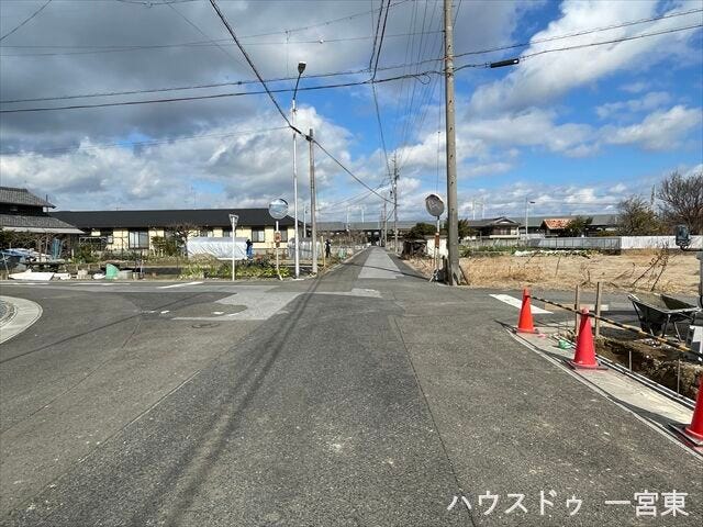 ≪西側北向き≫
周辺はとても静かです。