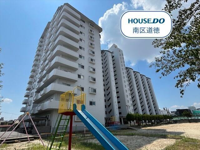 【外観】
15階建て10階部分のお部屋にあたります。
名鉄常滑線/豊田本町駅 徒歩約3分、地下鉄名城線/熱田神宮伝馬町駅 徒歩約8分、名鉄名古屋本線/堀田駅 徒歩約17分とアクセス良好。