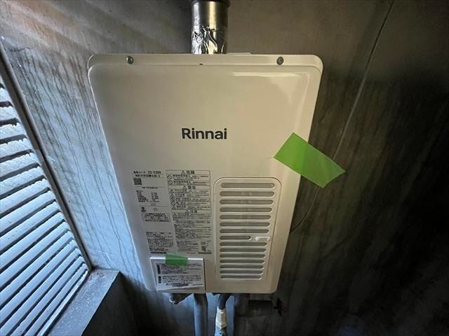 ◆給湯器◆玄関収納の向かいに、リンナイ製の給湯器が設置されています。