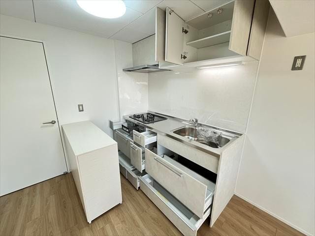 収納スペースもしっかりあります。お料理の段取りもよくなりますね。