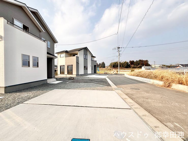 ■理想を叶える新しい暮らしの舞台■高いデザイン性と機能性を兼ね備えた住まい。ここで、家族の新しい物語が始まります。