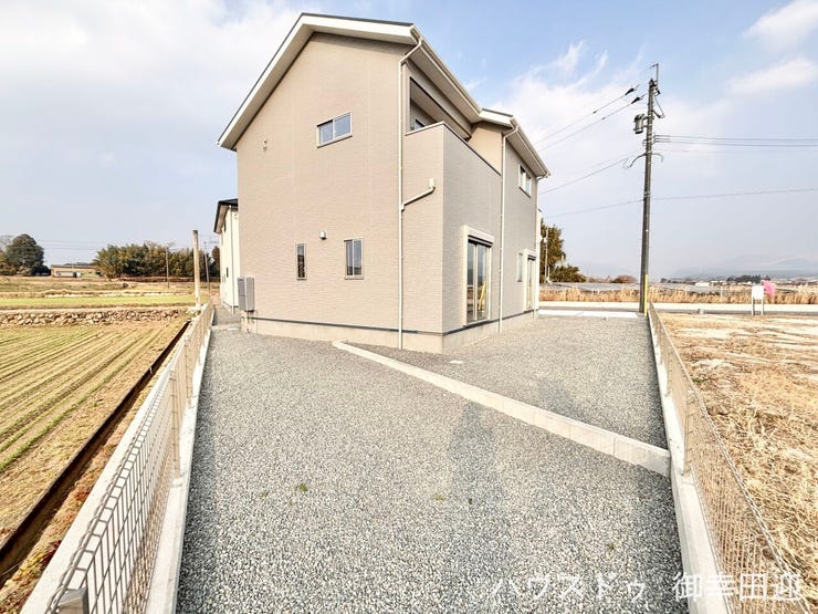 ■遊びと安らぎの多目的空間■子どもが安全に遊べ、ペットと触れ合い、大人も自然に癒やされる、暮らしを彩るスペースです。