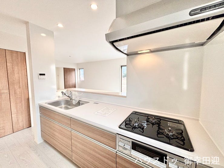 ■家族の「美味しい」が集まる舞台■高い機能性と美しいデザインを両立。料理する人も、待つ人も、笑顔になれる場所です。