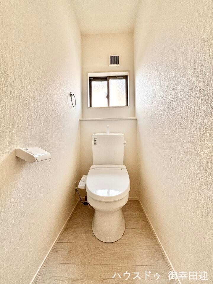 ■一人になれる安らぎの場所■清潔さと静けさを両立した空間。心落ち着くひとときを過ごせる、プライベートなレストルームです。