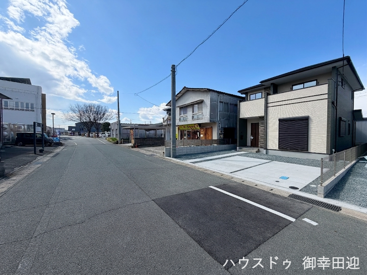 ■理想を叶える新しい暮らしの舞台■高いデザイン性と機能性を兼ね備えた住まい。ここで、家族の新しい物語が始まります。