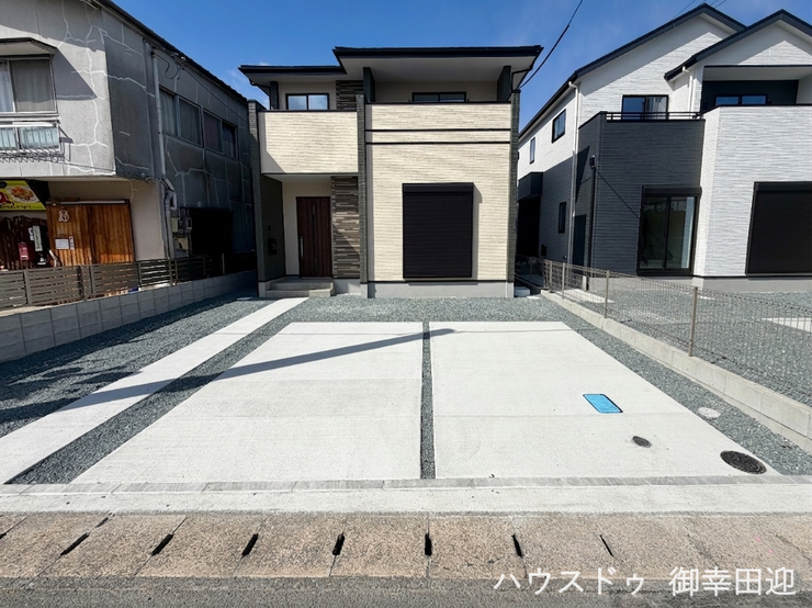 ■車と趣味の幅が広がる場所■単なる駐車スペースではない、洗車やタイヤ交換、DIYにも使える多目的な屋外スペースです。