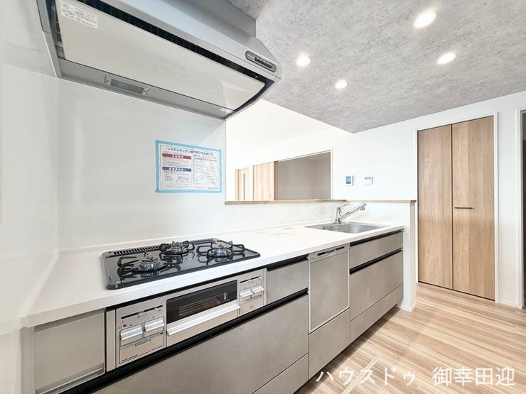 ■家族の「美味しい」が集まる舞台■高い機能性と美しいデザインを両立。料理する人も、待つ人も、笑顔になれる場所です。