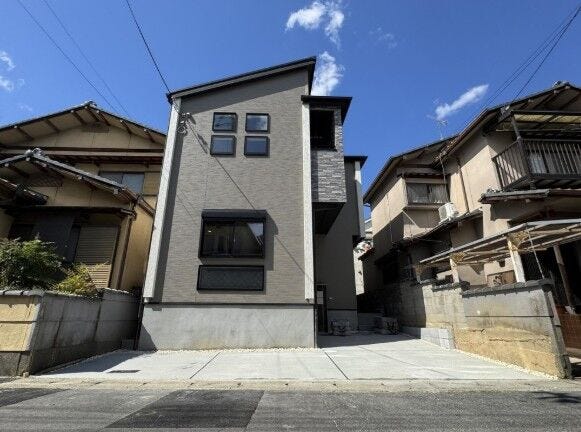 【外観】
「耐震等級3」、「断熱等性能等級5」、「一次エネルギー消費量等級6」取得予定
※物件完成後に取得予定