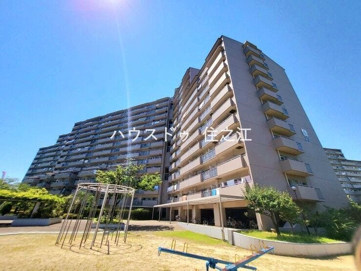 ★バルコニー幅は余裕がございますので小テーブルでティータイムも楽しめます♪