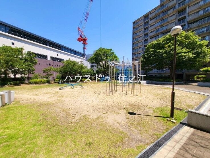 ★マンション敷地内。お子様の遊び場にも最適ですね♪