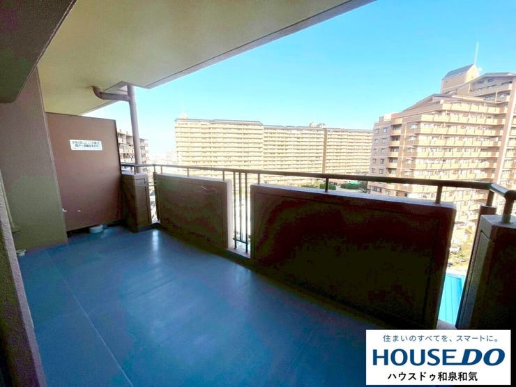 高層階ならではの開放感を味わえる、心地よいバルコニーです