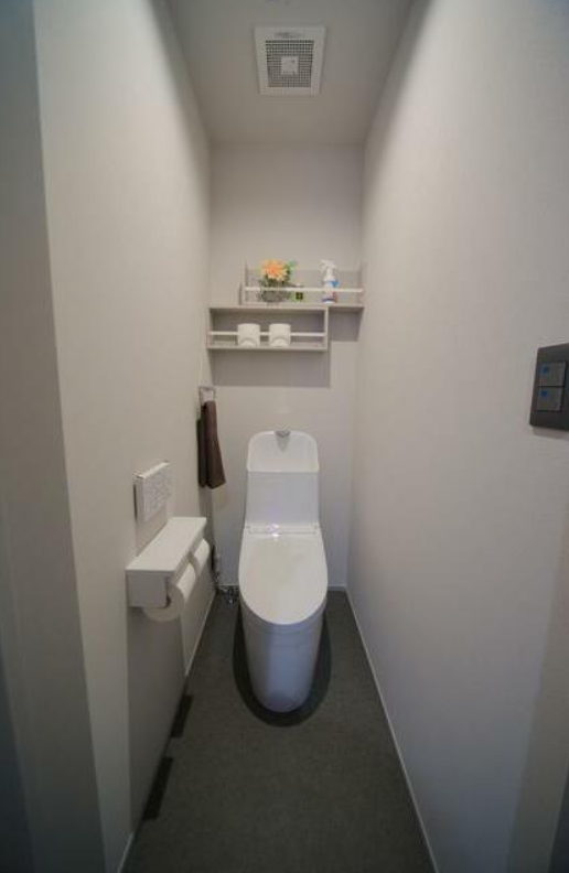 1階・2階にトイレを配置し、生活時間帯の重なりにも対応した設計。