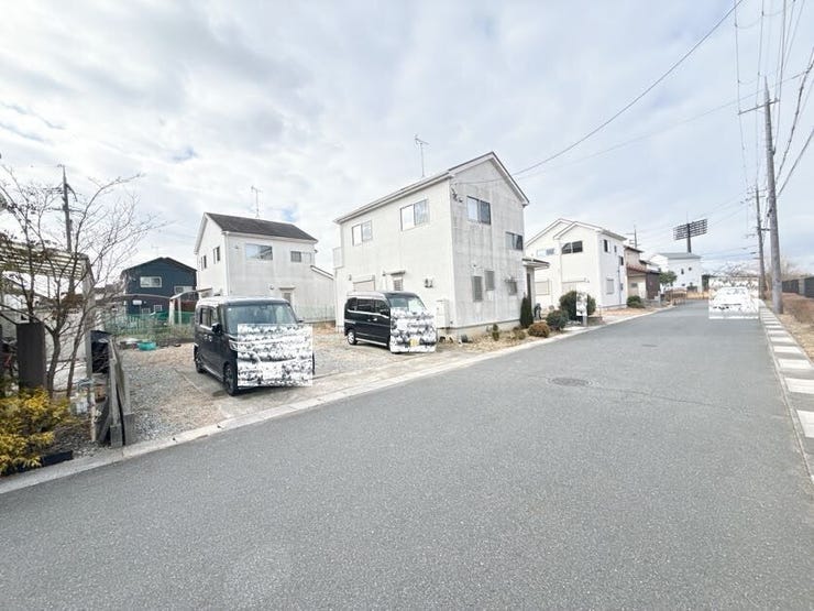 静かで落ち着いた閑静な住宅地です。
子育て世代の生活環境としても最適です◎
