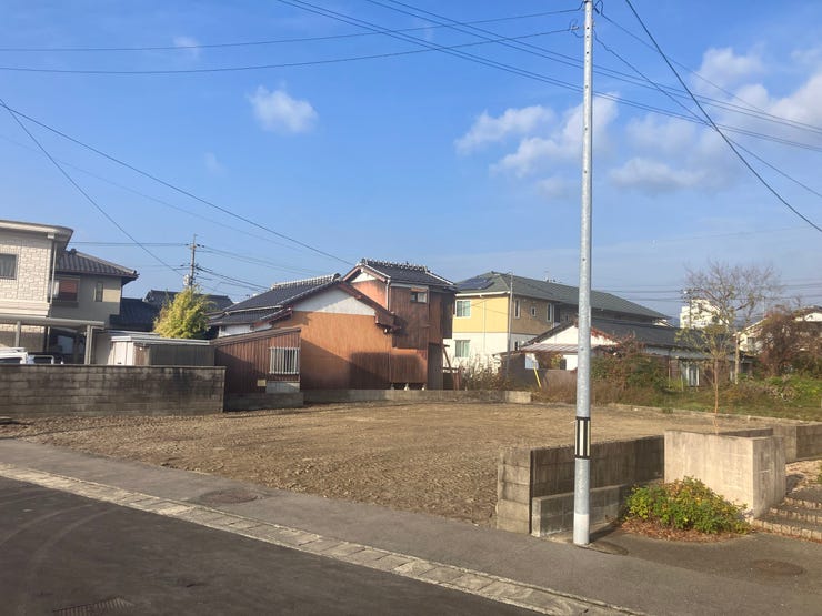 【外観】
90.22坪の広大な敷地です!