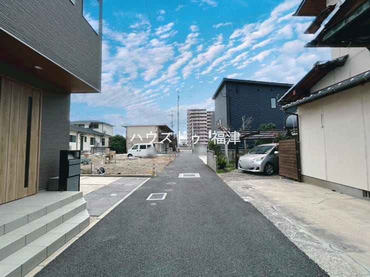 未完成物件は立地を確認後、
同メーカーが建てたお家をご案内♪
お気軽にお問い合わせください^^
《福津市中央6丁目 新築戸建》
