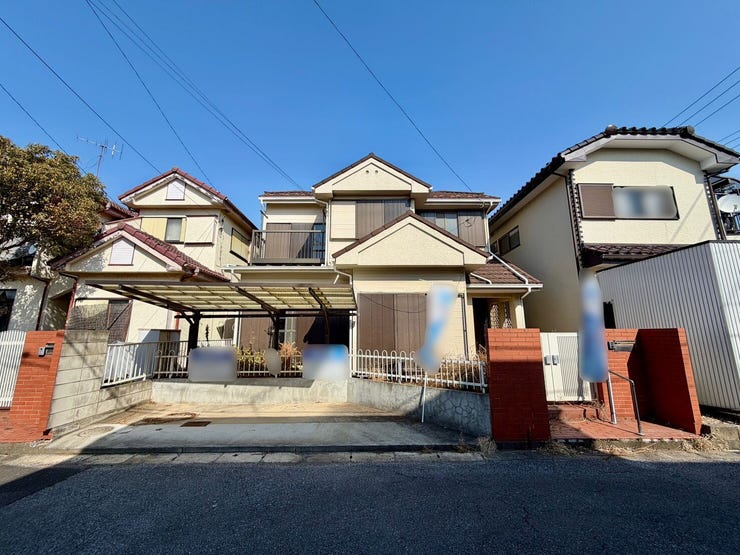 【外観】
2026年5月内外装リフォーム完了予定!
もちろん、白蟻防蟻処理も行います!(5年間の保証あり)