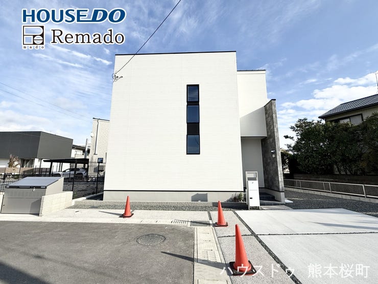 【外観】
■家の印象を決める、住む人の個性を映す「顔」■街並みに美しく調和しながら、帰るたびに誇らしく思える、あなたのためのシンボルです