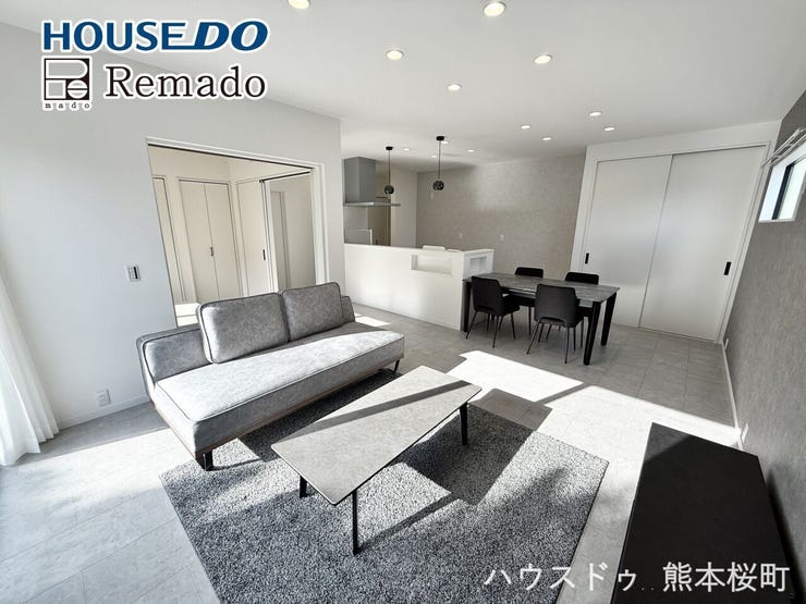 ■家族の笑顔が集う、安らぎとくつろぎの中心地■お気に入りの家具を迎え、窓からは心地の良い光が差し込みます。