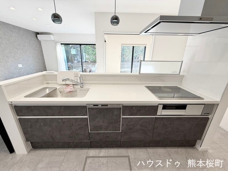 ■家族の「美味しい」が集まる、喜びを生み出す舞台■高い機能性と美しいデザインを両立。料理する人も、待つ人も、笑顔になれる場所です