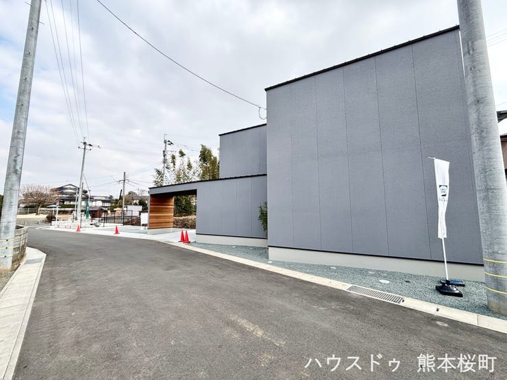 ■理想を叶える新しい暮らしの舞台■高いデザイン性と機能性を兼ね備えた住まい。ここで、家族の新しい物語が始まります。