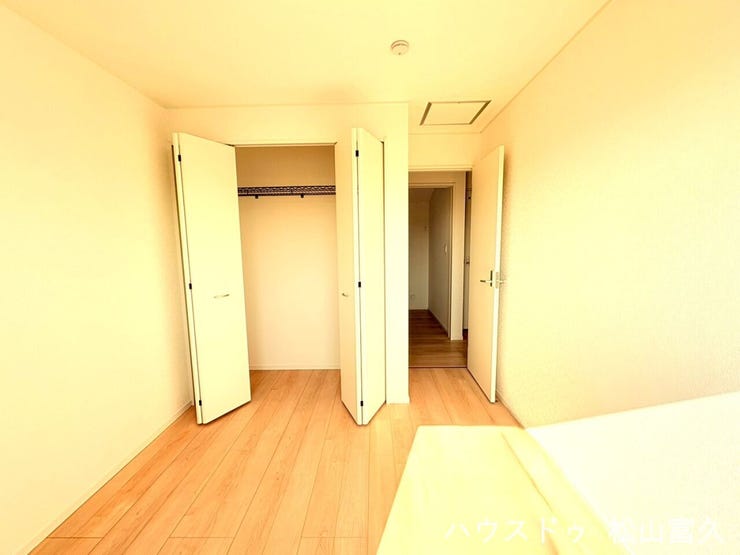 季節ものや趣味の道具もすっきり収納。居住スペースを有効に活用でき、いつでも開放的な気分で過ごせます。