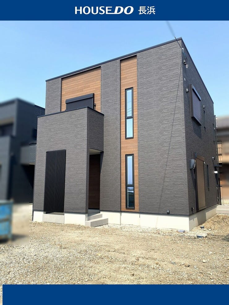 【外観】
玄関ポーチの格子が程よい目隠しになりますね♪