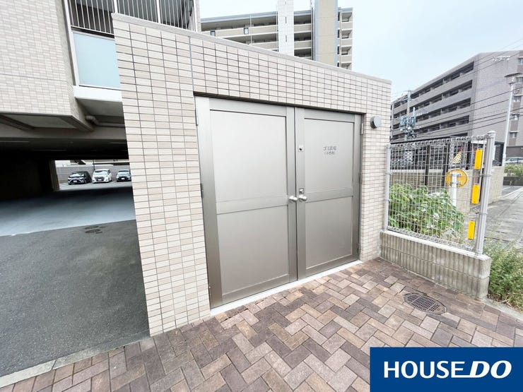 【敷地内ゴミ置き場】