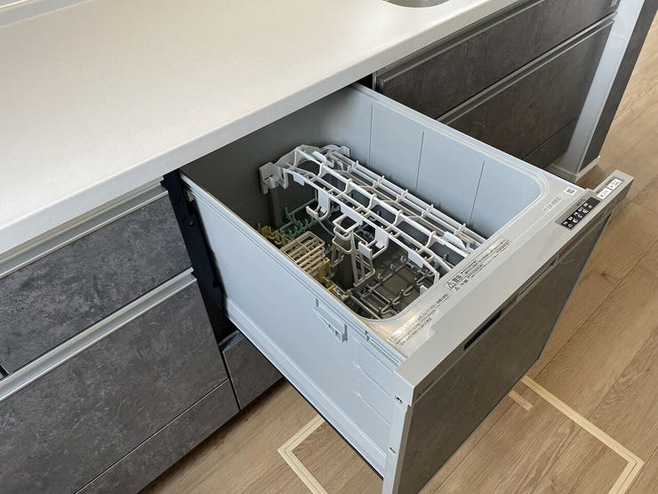 家事の時間を大幅に短縮してくれる便利なビルトイン食器洗い乾燥機