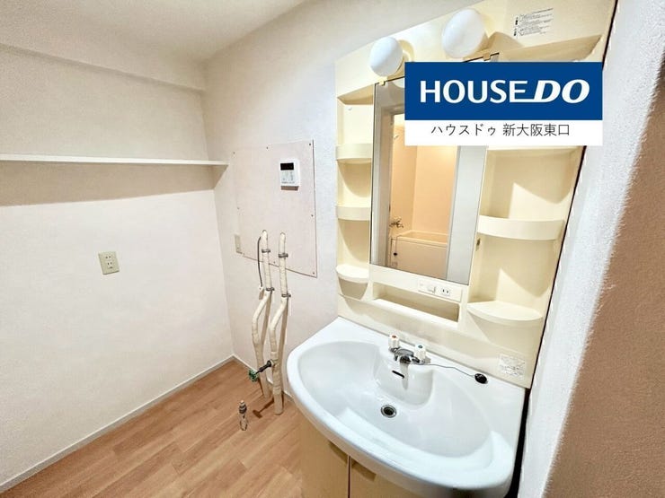 北側のお部屋白を基調とした美しい内装です。