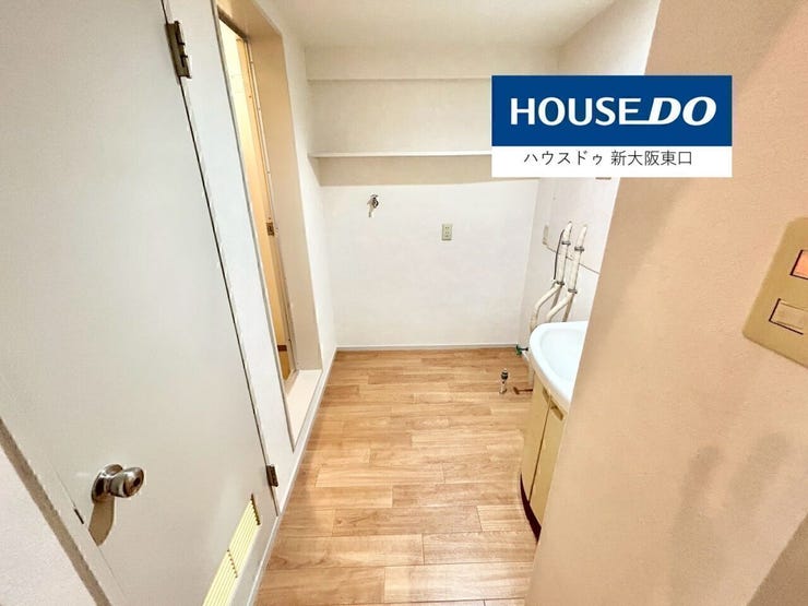 6帖のお部屋。
天井が高く圧迫感はありません。