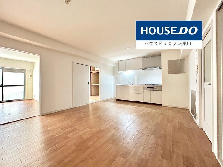 【外観】
リビング14帖。
最上階のため、天井は2580となっています。