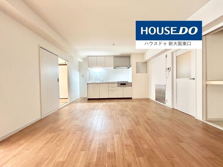 天井は斜めになっています。
おしゃれです!