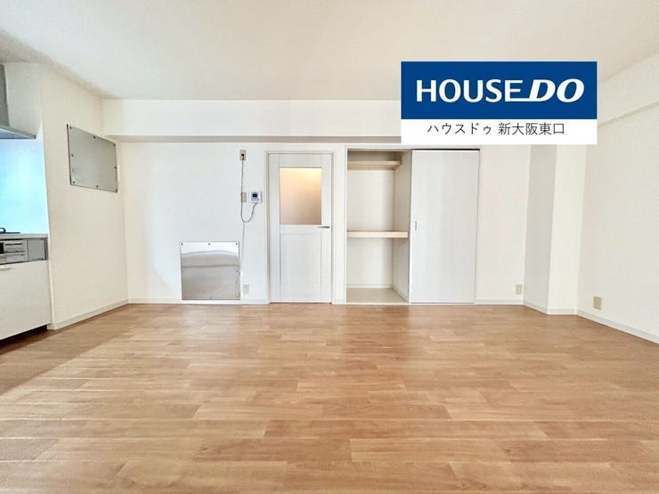 キッチンの隣にはドアがあり、風抜けが大変良いです。